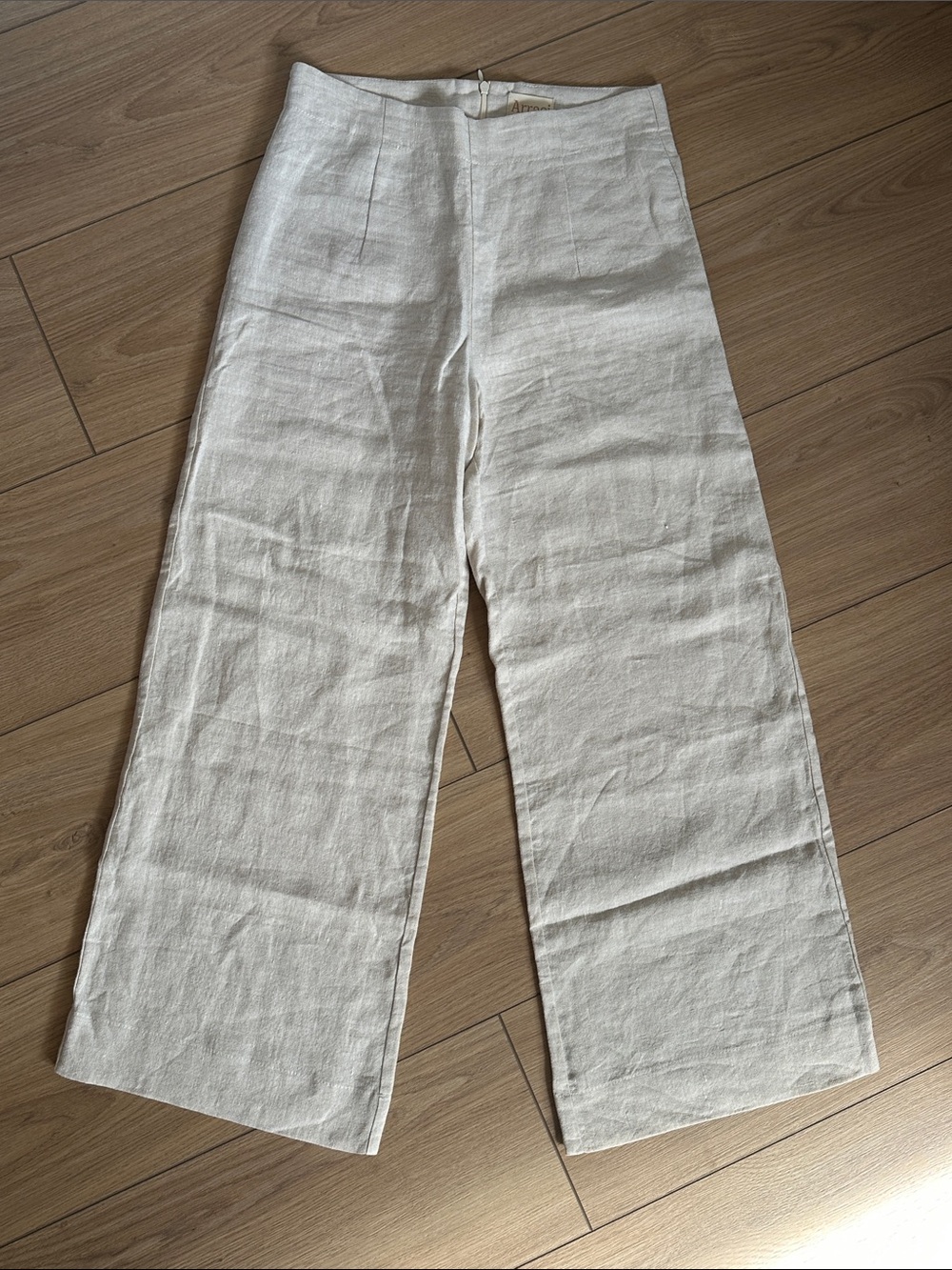 Wide-Leg Cropped Linen Pants in Off-White